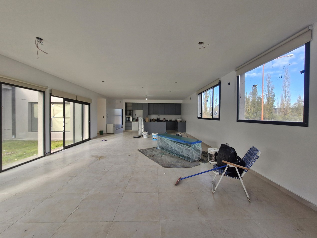 CASA A ESTRENAR EN B° MANZANAR KOSSMAN - CIPOLLETTI