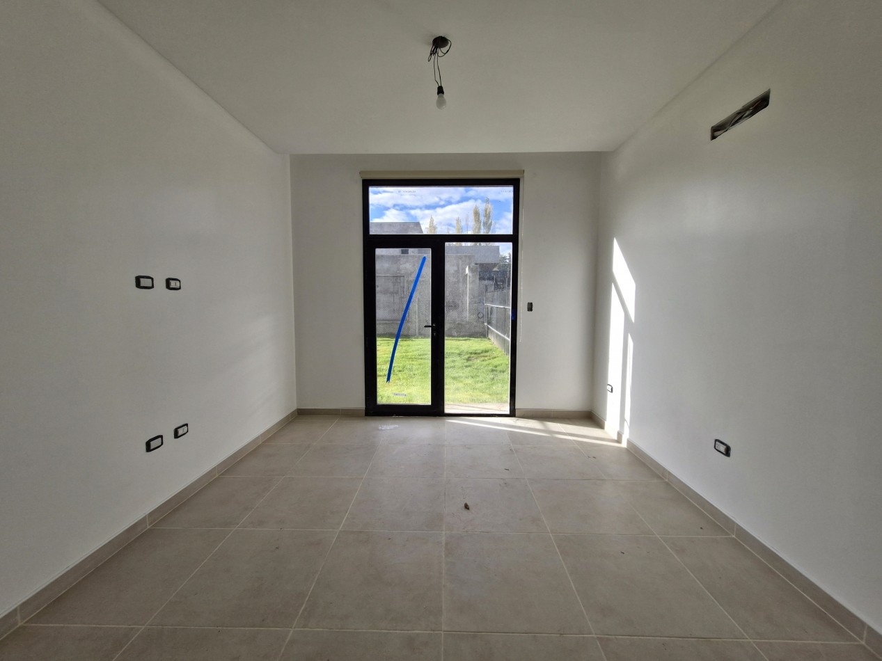 CASA A ESTRENAR EN B° MANZANAR KOSSMAN - CIPOLLETTI