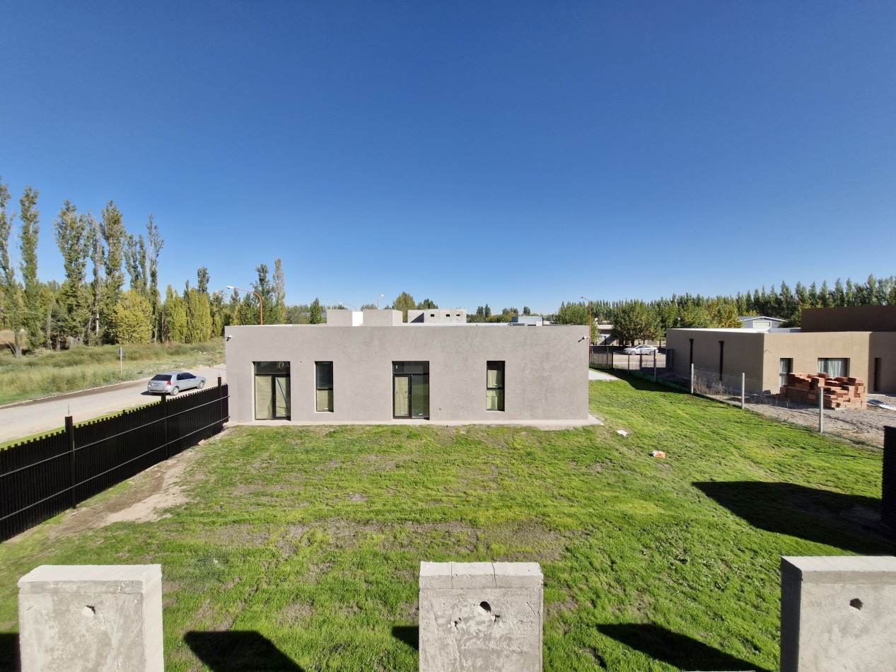 CASA A ESTRENAR EN B° MANZANAR KOSSMAN - CIPOLLETTI