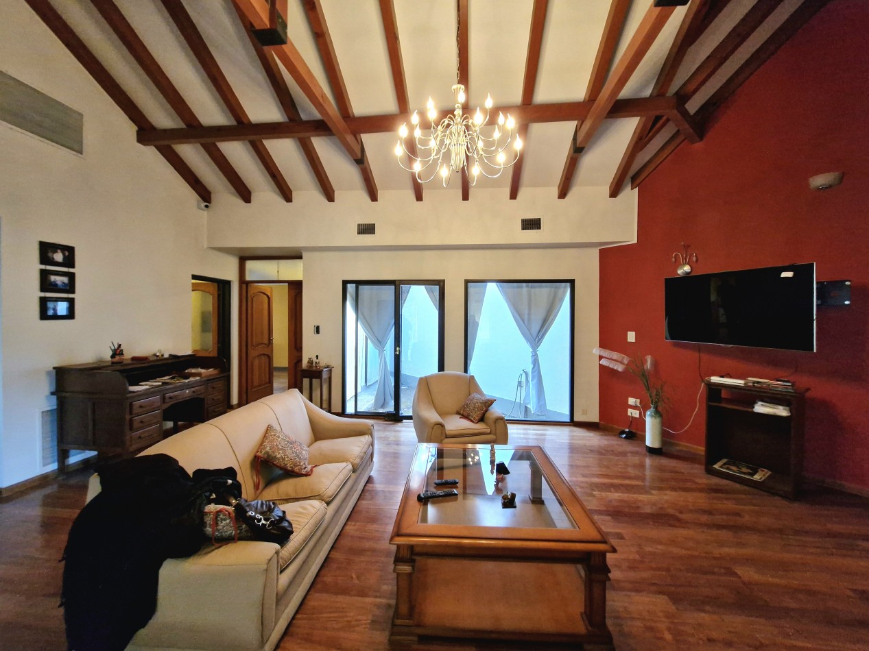 ESPECTACULAR CASA EN B° SAN PABLO - CIPOLLETTI