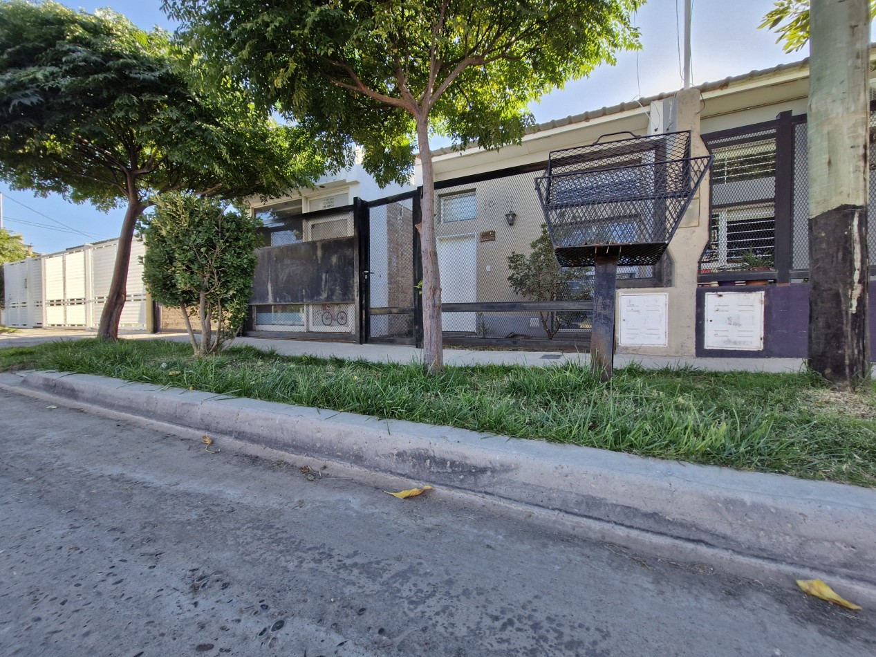 VENTA | CASA 2 HAB CON LOCAL EN B° MERCANTILES | NEUQUEN
