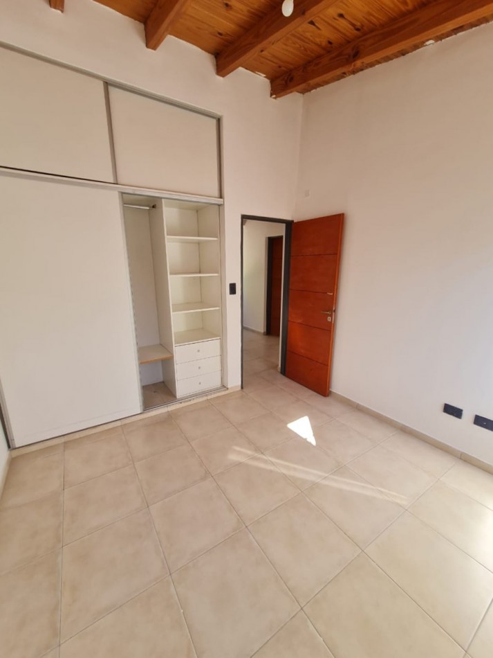 VENTA | DUPLEX 2 HAB EN PARAGUAY 753 | PLOTTIER