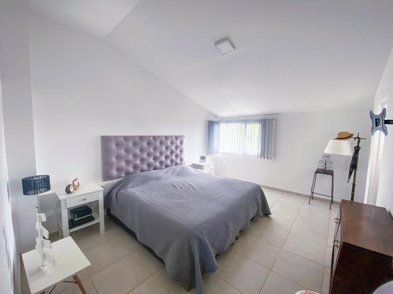 ALQUILER - CASA 4 DORMITORIOS- TERRAZAS DEL NEUQUEN