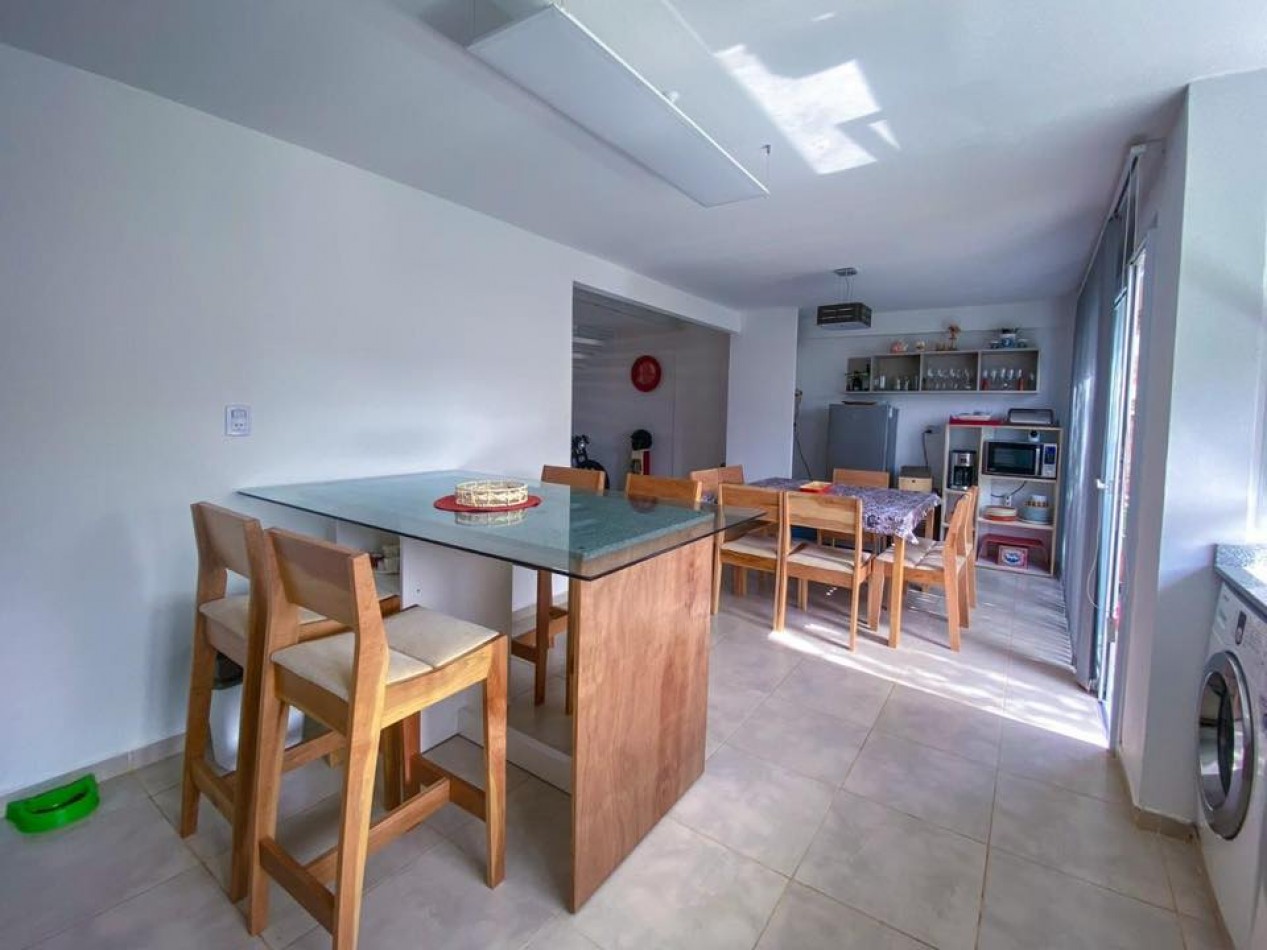 ALQUILER - CASA 4 DORMITORIOS- TERRAZAS DEL NEUQUEN