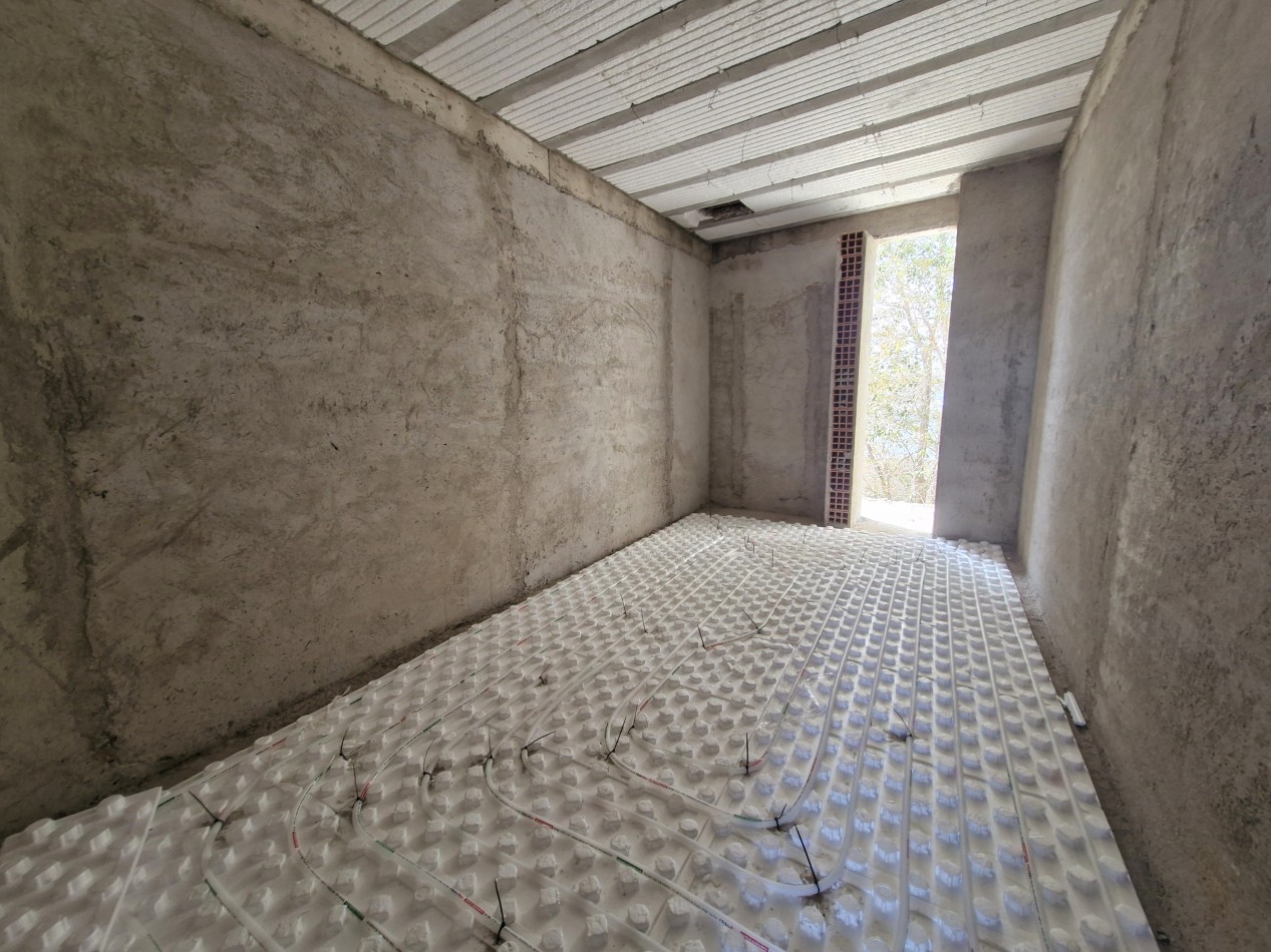 CASA DUPLEX 2 HAB EN B° CINCO SOLES - PLOTTIER