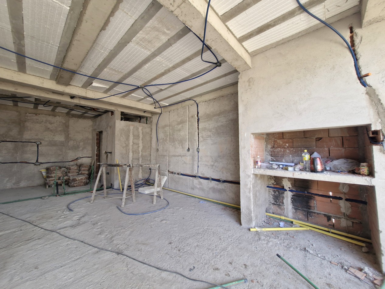 CASA DUPLEX 2 HAB EN B° CINCO SOLES - PLOTTIER
