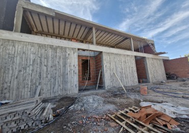 VENTA | DUPLEX 2 HAB EN POZO EN B° LOS PLATANOS | CIPOLLETTI